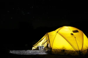Wynajem hal namiotowych – przestrzeń, która ożywi Twoją imprezę